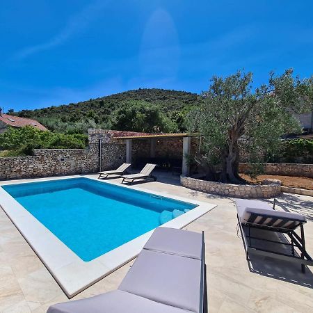 Вілла Olive Tree - House With Pool Вінішчє Екстер'єр фото