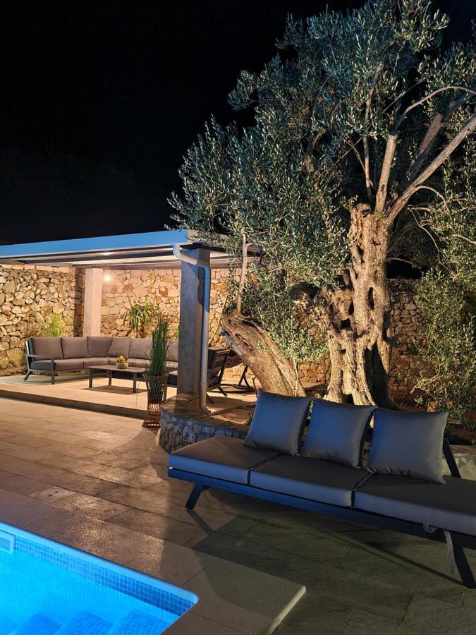 Вілла Olive Tree - House With Pool Вінішчє Екстер'єр фото